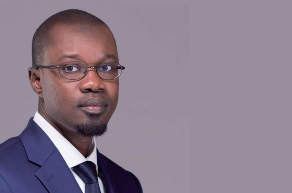 Ousmane Sonko : opposant politique, sorti de force de sa voiture par la police sénégalaise
