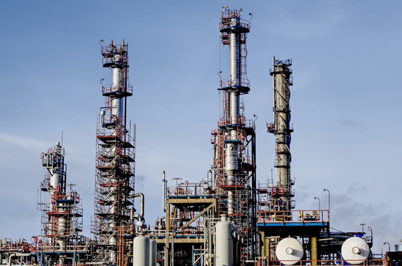 La mégaraffinerie du groupe Dangote au Nigeria : Espoirs et incertitudes pour l&rsquo;autosuffisance énergétique