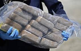 Côte d’Ivoire: Procès des trafiquants de cocaïne, la défense plaide une sanction douce en faveur du principal accusé, pour avoir coopéré avec la justice