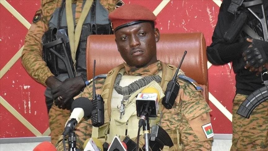 Burkina Faso : La junte suspend TV5 Monde et plusieurs sites Web pour avoir diffusé le rapport de HRW accusant l’armée de tueries