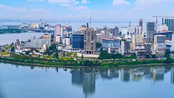 Côte d&rsquo;Ivoire: Le pays désormais classé parmi les 10 premières économies africaines, Ouattara félicite le PM Mambé et son gouvernement