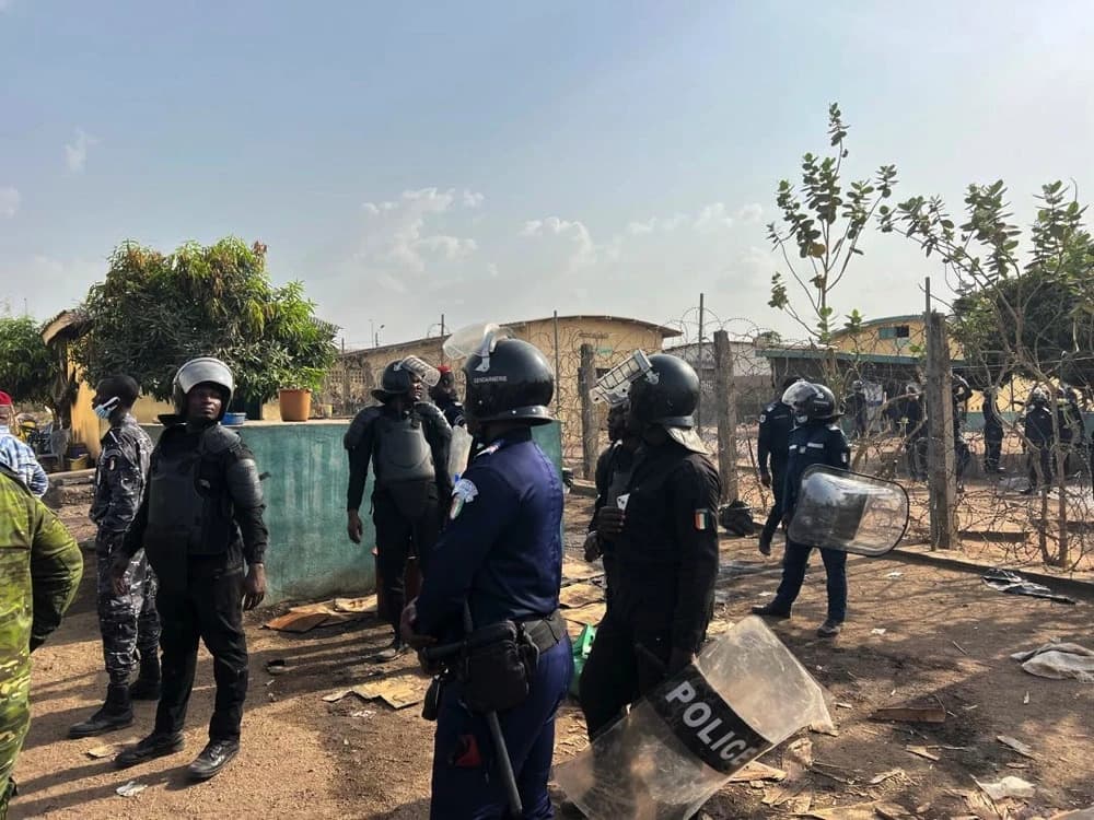 Côte d’Ivoire : Violente mutinerie à la prison de Bouaké, 5 détenus tués et 29 blessés lors d’une fouille de routine