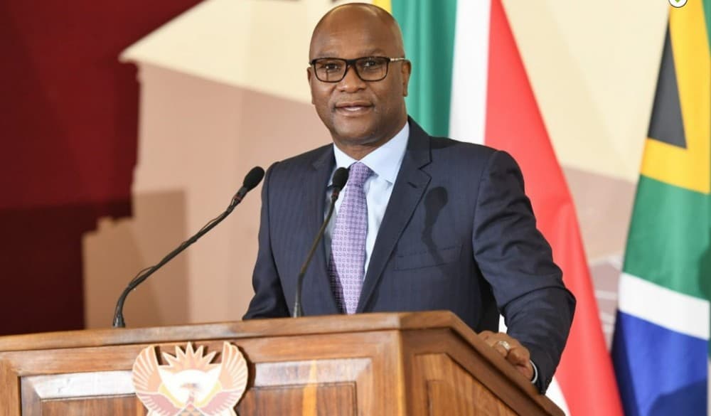 Drame à Paris : L’ambassadeur d’Afrique du Sud en France, Nkosinathi Emmanuel Mthethwa, retrouvé mort au pied d’un hôtel