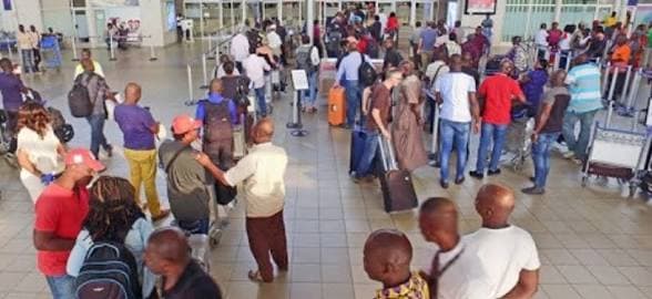 Côte d&rsquo;Ivoire : Aéroport Félix Houphouët-Boigny, le trafic passager recule légèrement de 1,2% en 2025, le fret et le transit s&rsquo;envolent