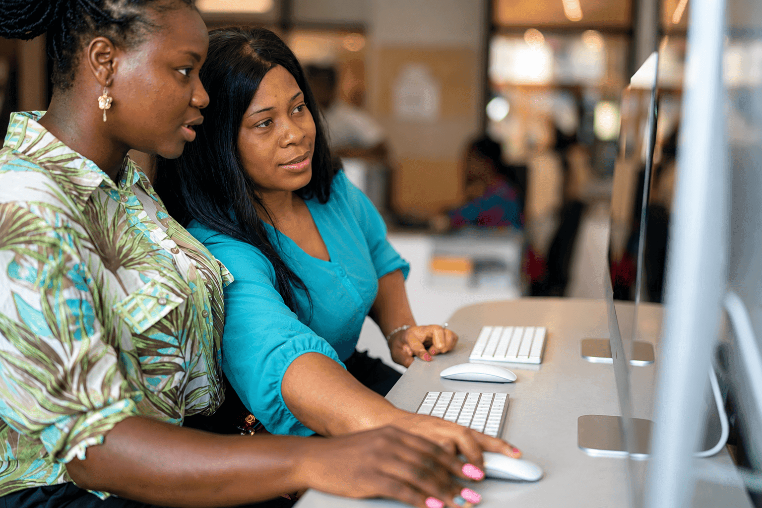 Liberia : un programme de codage et d’intelligence artificielle cible 1 000 filles et jeunes femmes