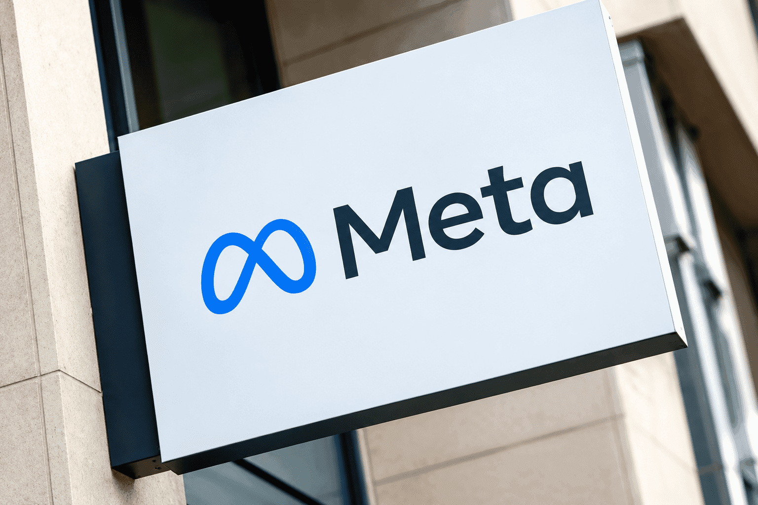Meta : 64,6 milliards de dollars de revenus au troisième trimestre, mais l’IA et les contentieux pèsent sur les marges