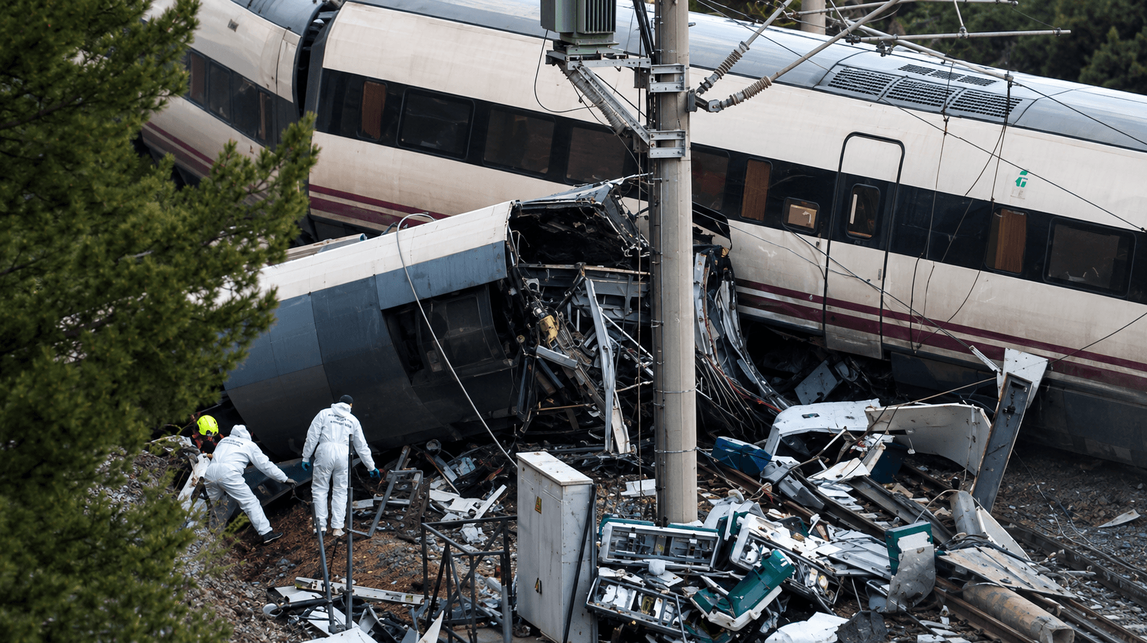 Espagne : La collision entre deux trains fait plusieurs dizaines de morts, trois jours de deuil national décrétés, le débat sur la sécurité ferroviaire relancée