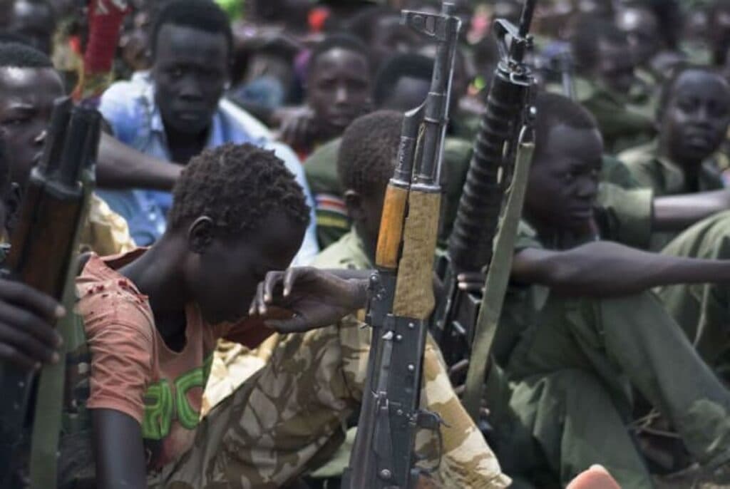 Guerre civile en Centrafrique Près de 10.000 enfants enrôlés dans les milices selon le gouvernement