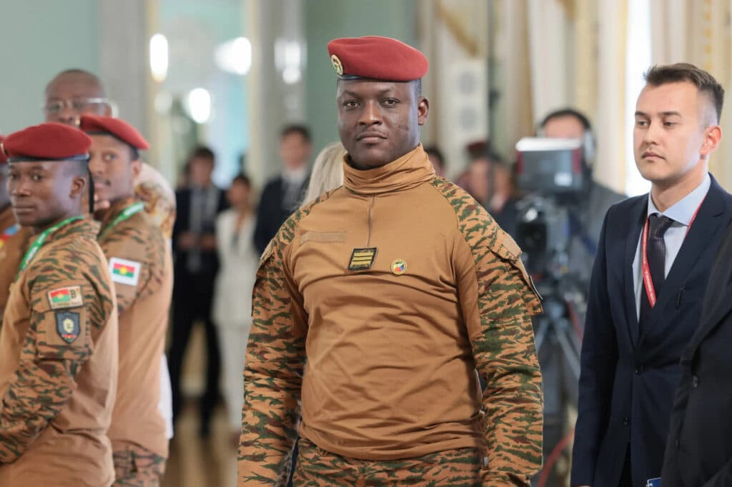 Propos de Macron sur des dirigeants africains : Le Capitaine Ibrahim Traoré : “ Il a insulté tous les Africains, s’il y a un ingrat c’est bien lui…”
