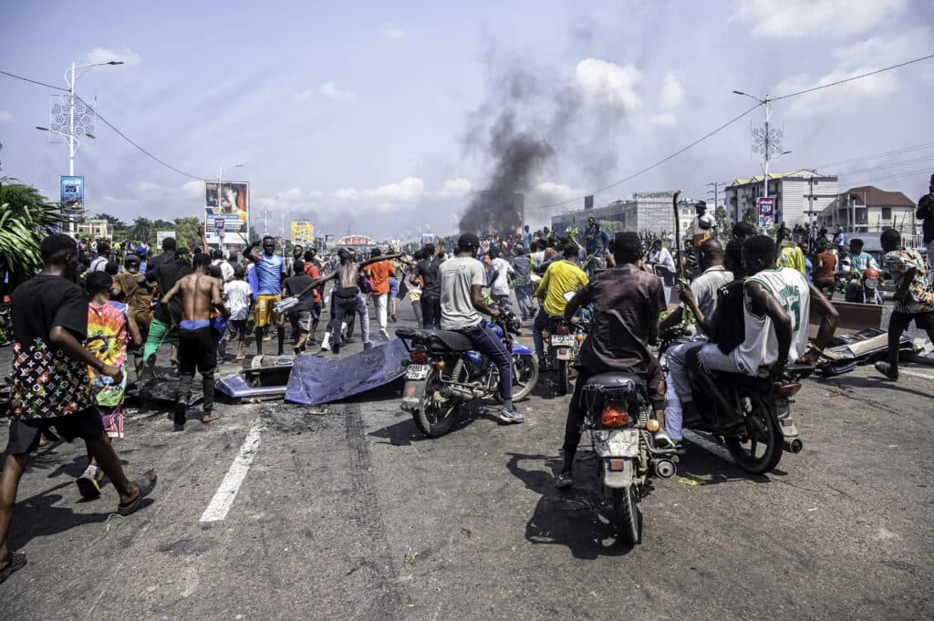 RDC : Kinshasa, les ambassades de France, Belgique, Rwanda et des Etats-Unis attaquées par des manifestants