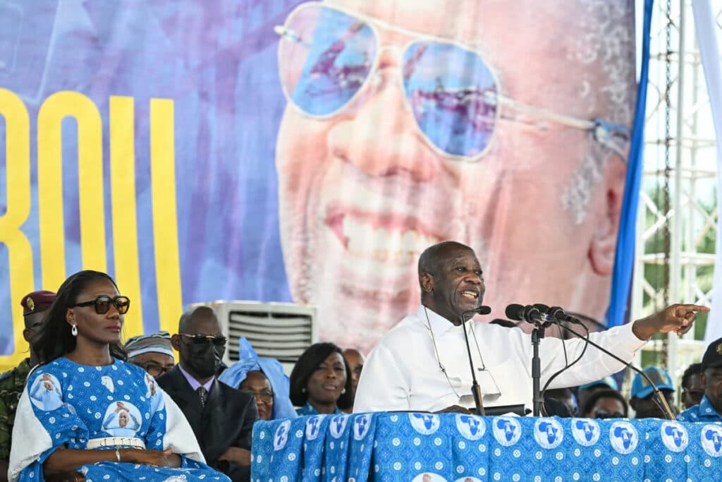 Côte d’Ivoire : En meeting à Dabou, Laurent Gbagbo critique sévèrement la CEI etinvite ses partisans à rester mobilisés et prêts à agir…