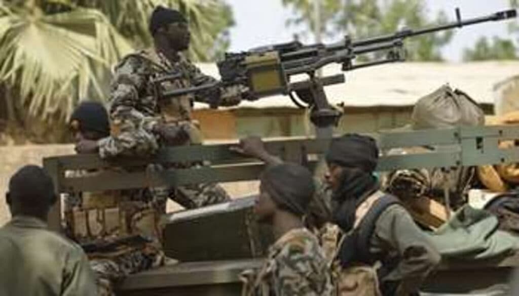 Mali : Attaque du JNIM à Tombouctou, quatorze terroristes neutralisés selon l’armée, le couvre-feu renforcé dans la ville