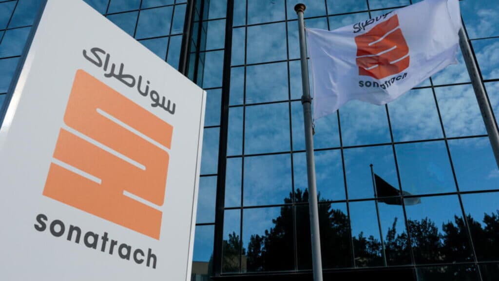 Algérie : Sonatrach et ENI signent un contrat de 1,35 milliard de dollars pour l’exploitation des hydrocarbures