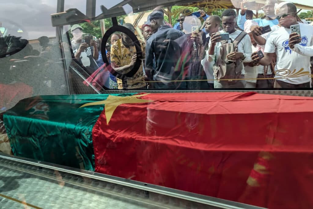 Burkina Faso : La dépouille d’Alino Faso accueillie à Ouagadougou dans une vive émotion