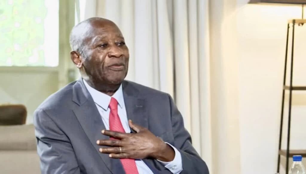 Côte d’Ivoire : Scrutin du 25 octobre, Gbagbo dénonce un “coup d’État civil” et un “braquage électoral”, puis annonce son retrait imminent de la vie politique