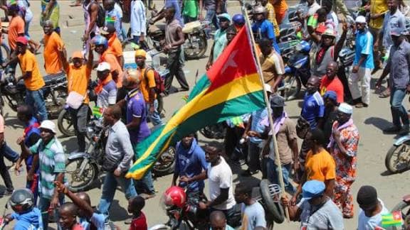 Togo : Grâce présidentielle contestée, l’opposition et la société civile réclament la libération de 70 prisonniers politiques
