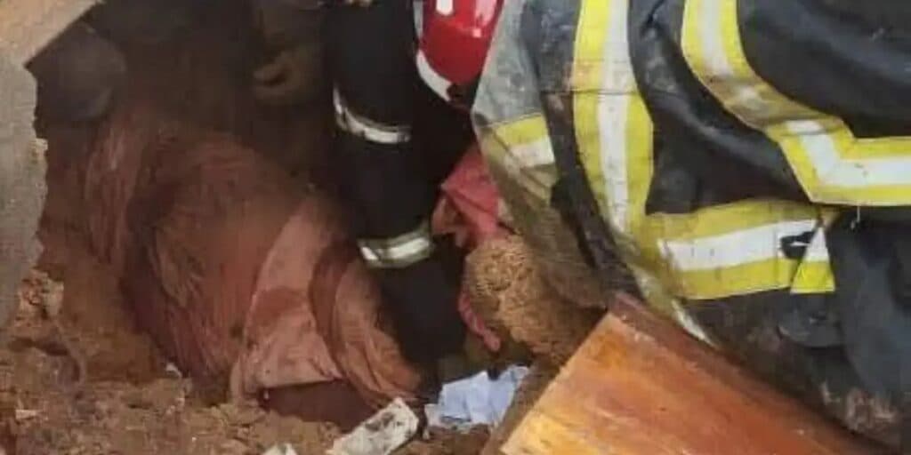 Côte d’Ivoire : Pluies diluviennes à Abidjan, un glissement de terrain à Attécoubé fait des victimes, Cocody touchée par de graves inondations