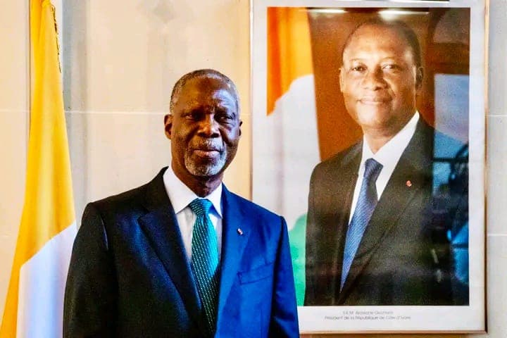 Côte d’Ivoire – France : Déclaration sur Ouattara, l’Ambassade ivoirienne juge « insultants » les propos de Jean-Luc Mélenchon et annonce son intention d’engager « toute action de droit »