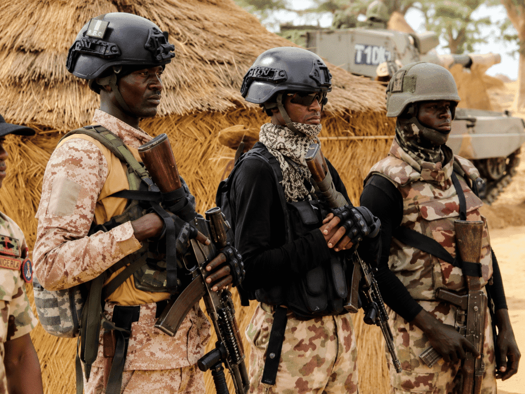 Nigeria : Offensive majeure de l’armée contre les groupes armés, 324 terroristes neutralisés et plus de 621 otages libérés en août