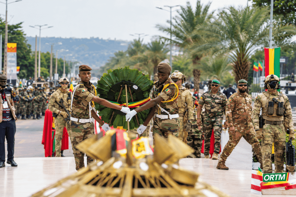 Mali : 66ᵉ anniversaire de l’indépendance, Assimi Goïta rend hommage aux héros de la Nation