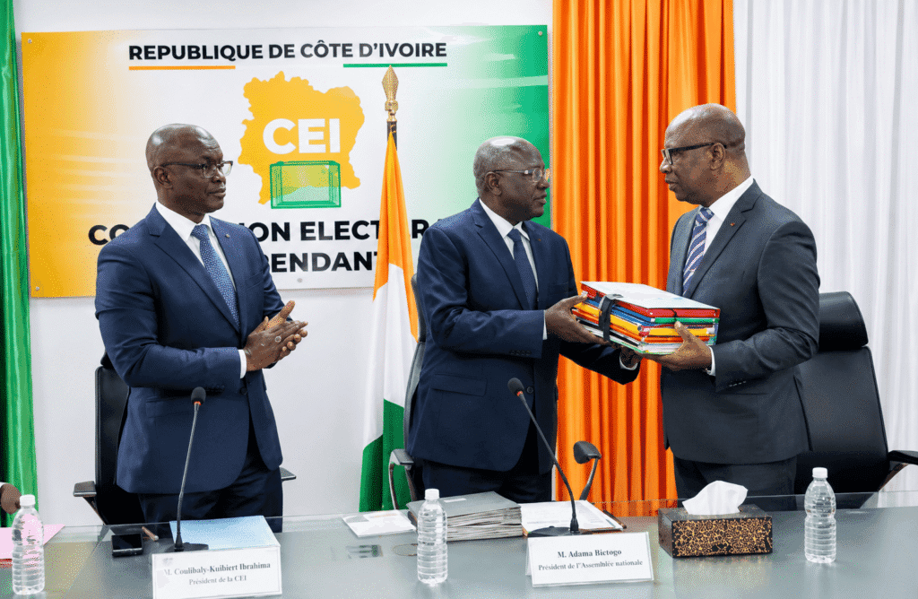 Côte d’Ivoire : La liquidation de la CEI entérinée, le flou persiste sur son remplacement