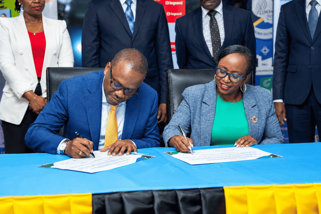 Tanzanie : un accord de cinq ans pour numériser les manuels scolaires, avec quatre ouvrages en première phase