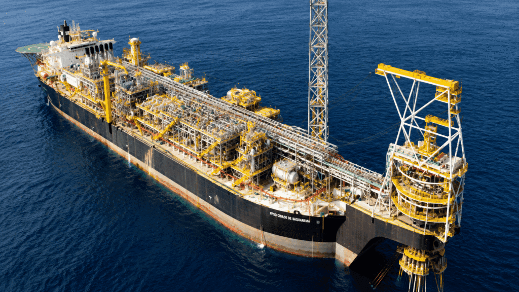 Ghana : les recettes pétrolières progressent, mais leur affectation à l’autoroute Accra–Kumasi fait débat