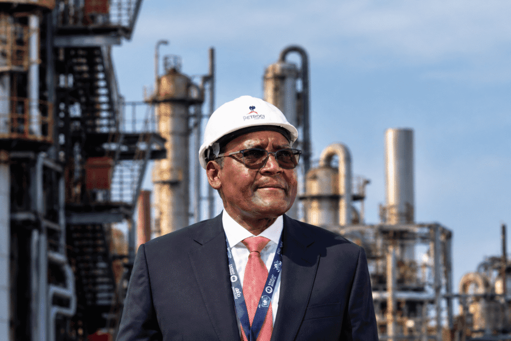 Pétrole : La raffinerie Dangote boucle son introduction en Bourse et vise le doublement de sa capacité de raffinage, 120 pays investissent dans le projet
